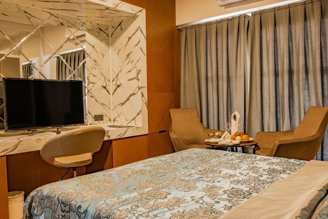 Novel Centre Point Hotel Famagusta  Esterno foto
