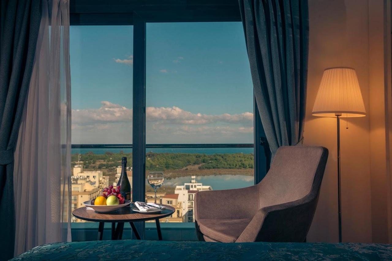 Novel Centre Point Hotel Famagusta  Esterno foto