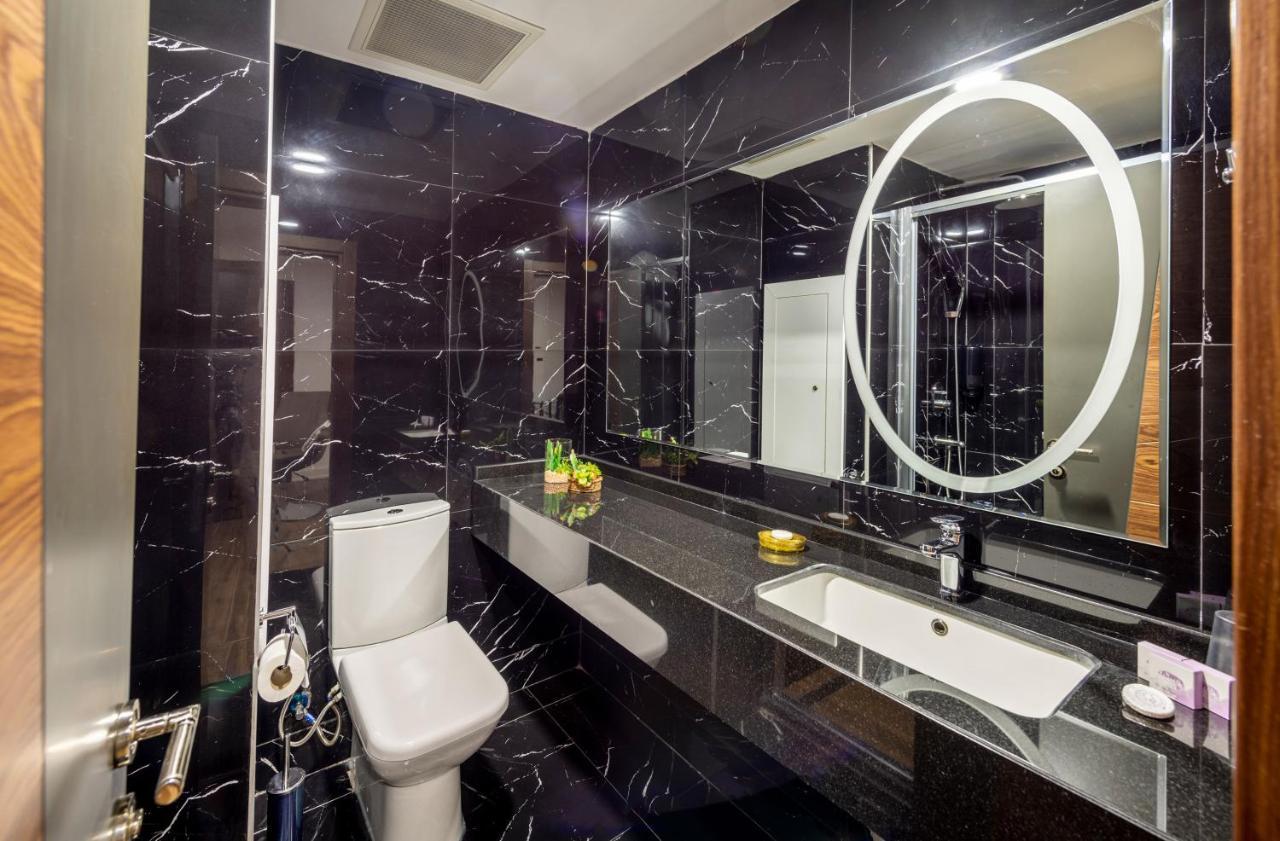 Novel Centre Point Hotel Famagusta  Esterno foto