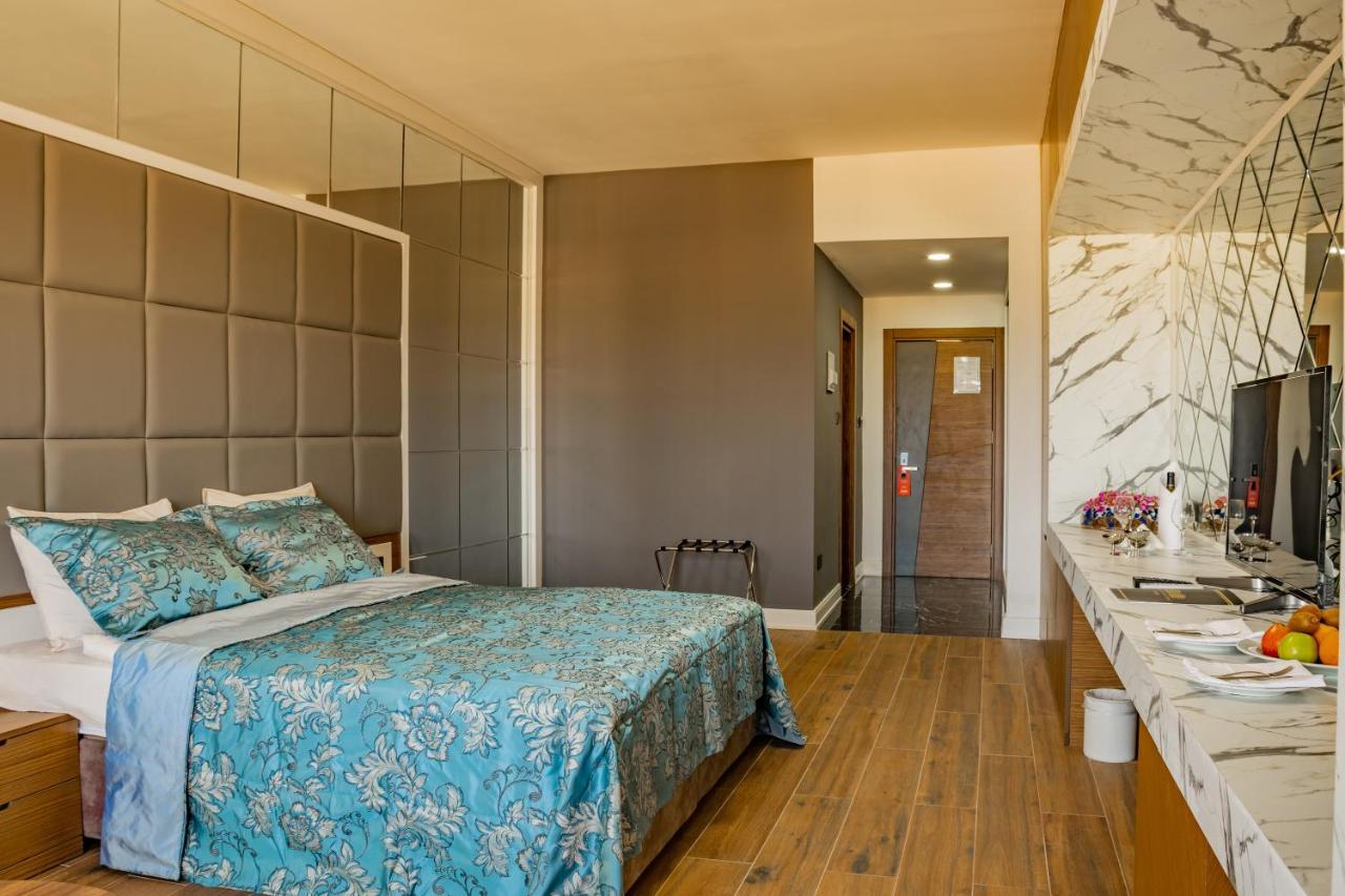 Novel Centre Point Hotel Famagusta  Esterno foto